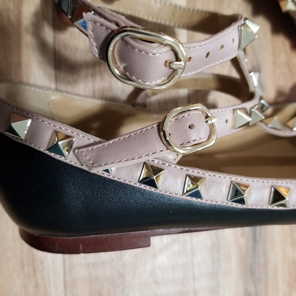 Valentino Garavani Leather Rockstud Ballerina - Picture 5 of 8